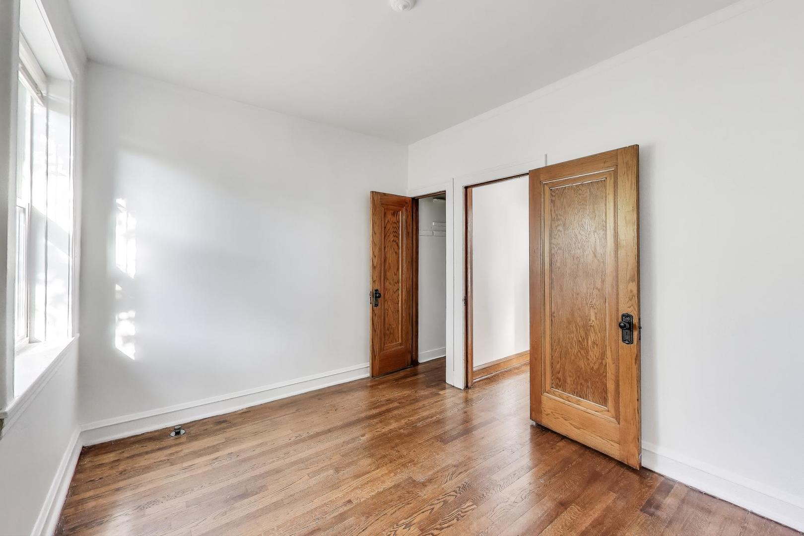 3921 N Long Avenue Unit: 1S