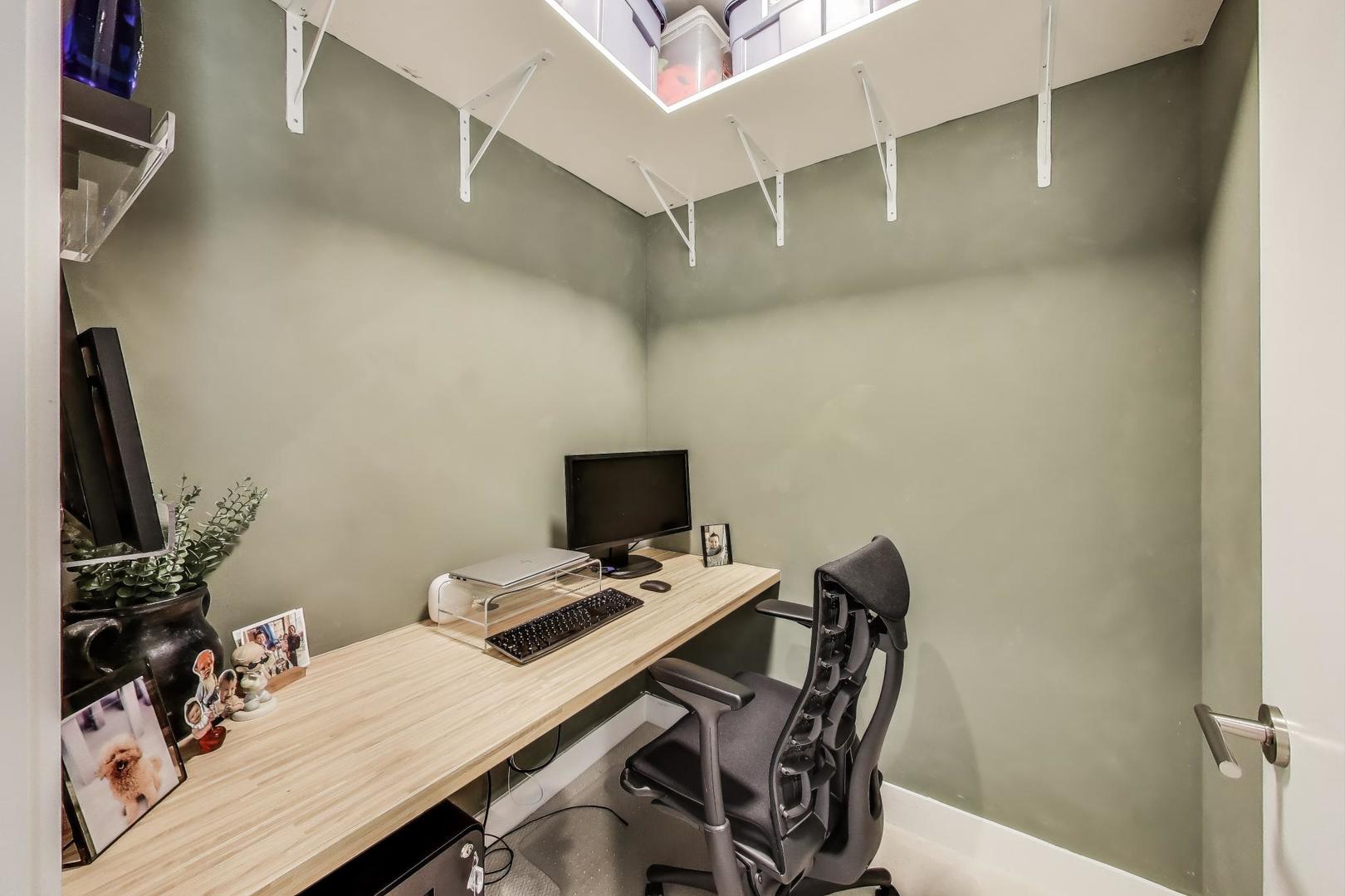 323 S Racine Avenue Unit: 3D
