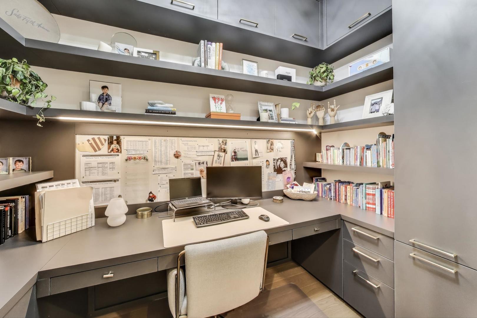 323 S Racine Avenue Unit: 3D