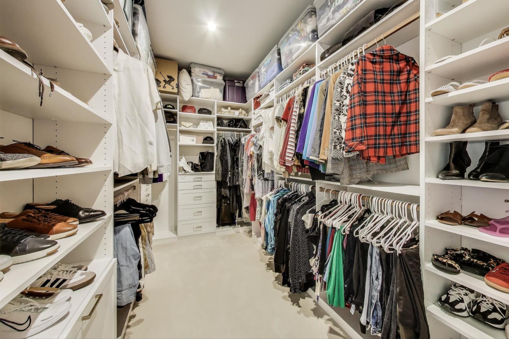 323 S Racine Avenue Unit: 3D