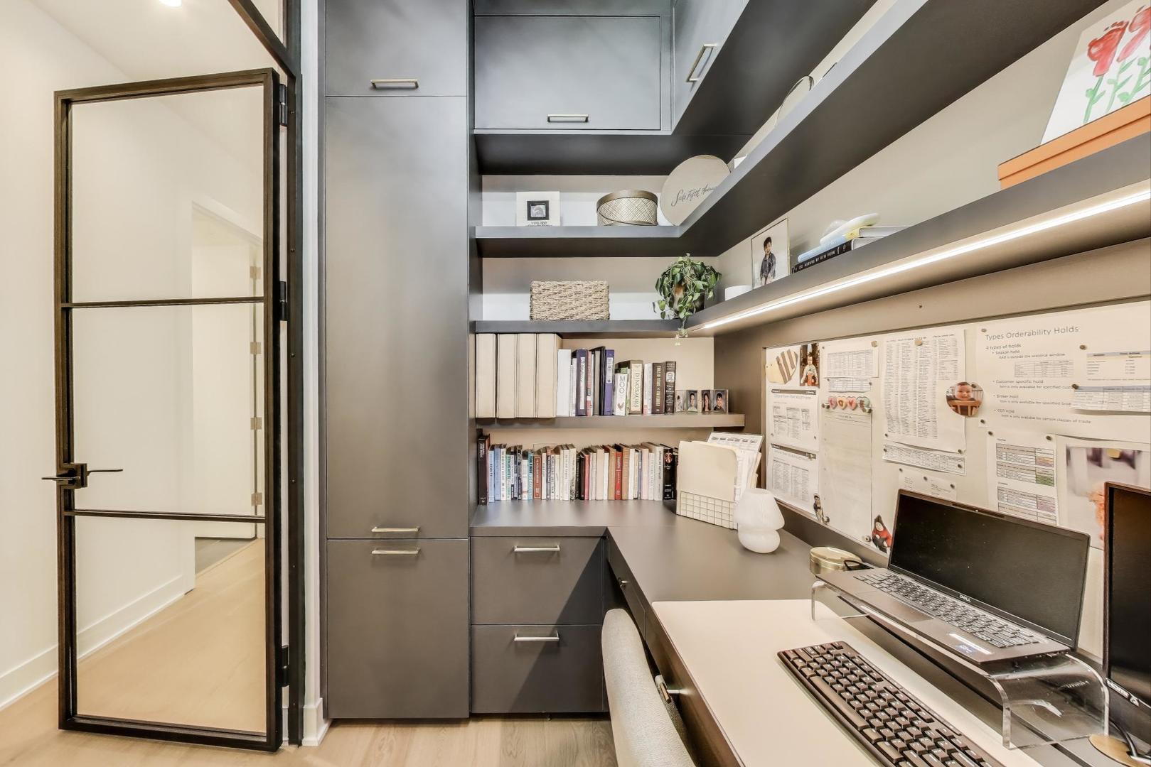 323 S Racine Avenue Unit: 3D