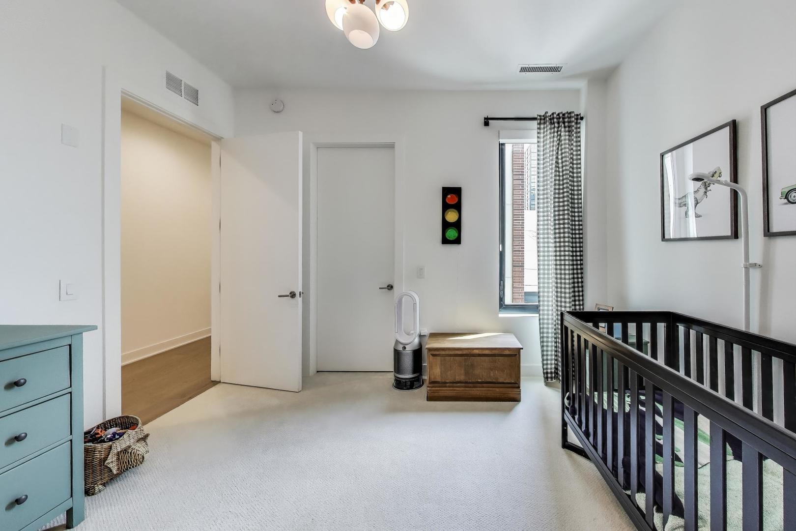 323 S Racine Avenue Unit: 3D
