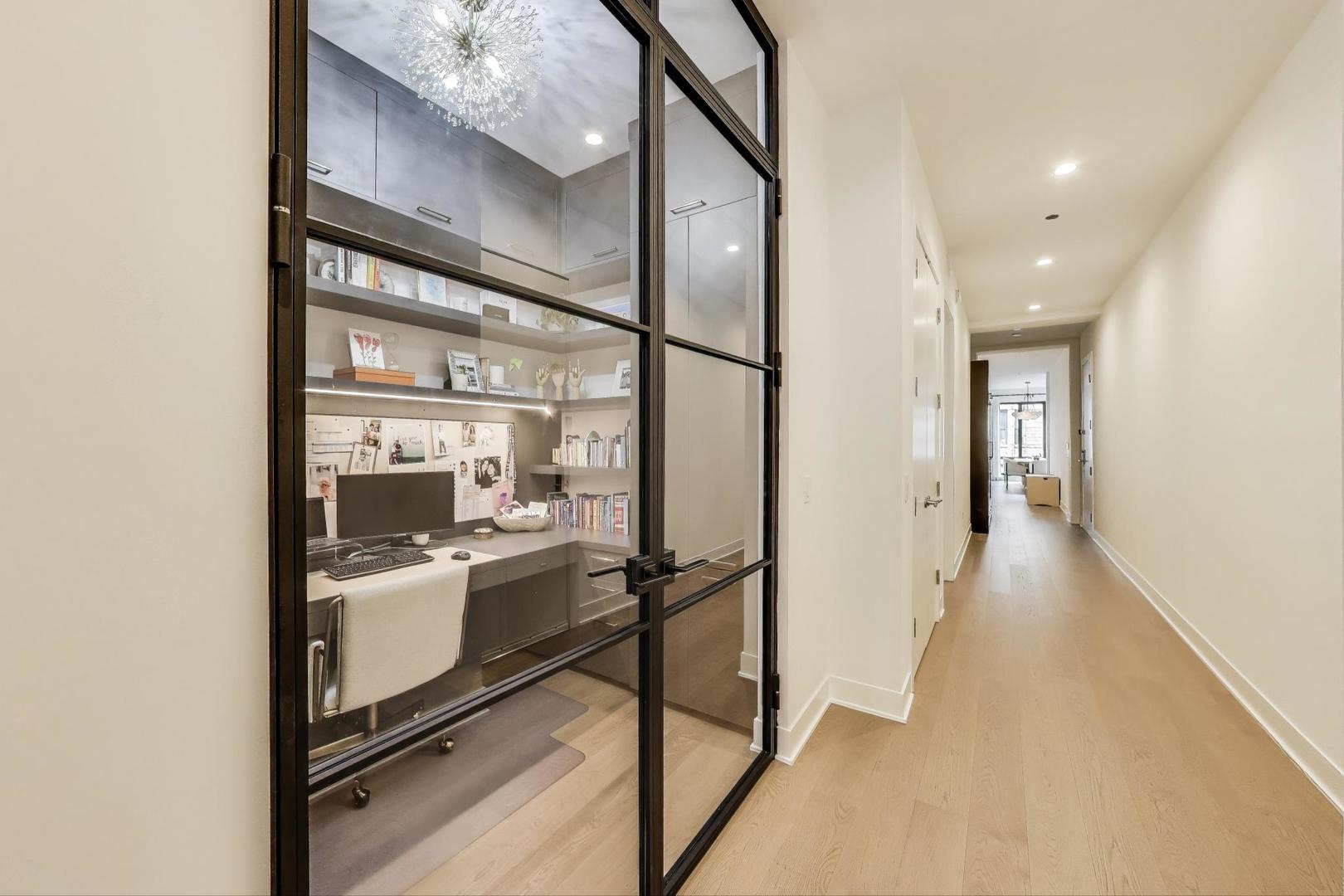 323 S Racine Avenue Unit: 3D