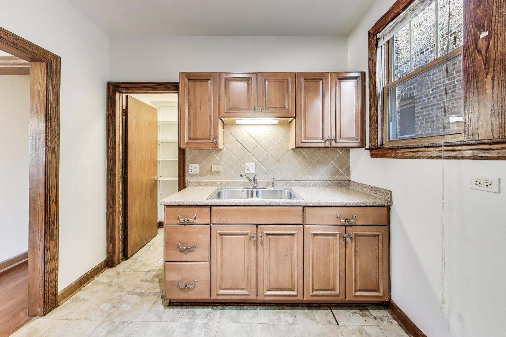 3921 N Long Avenue Unit: 2N