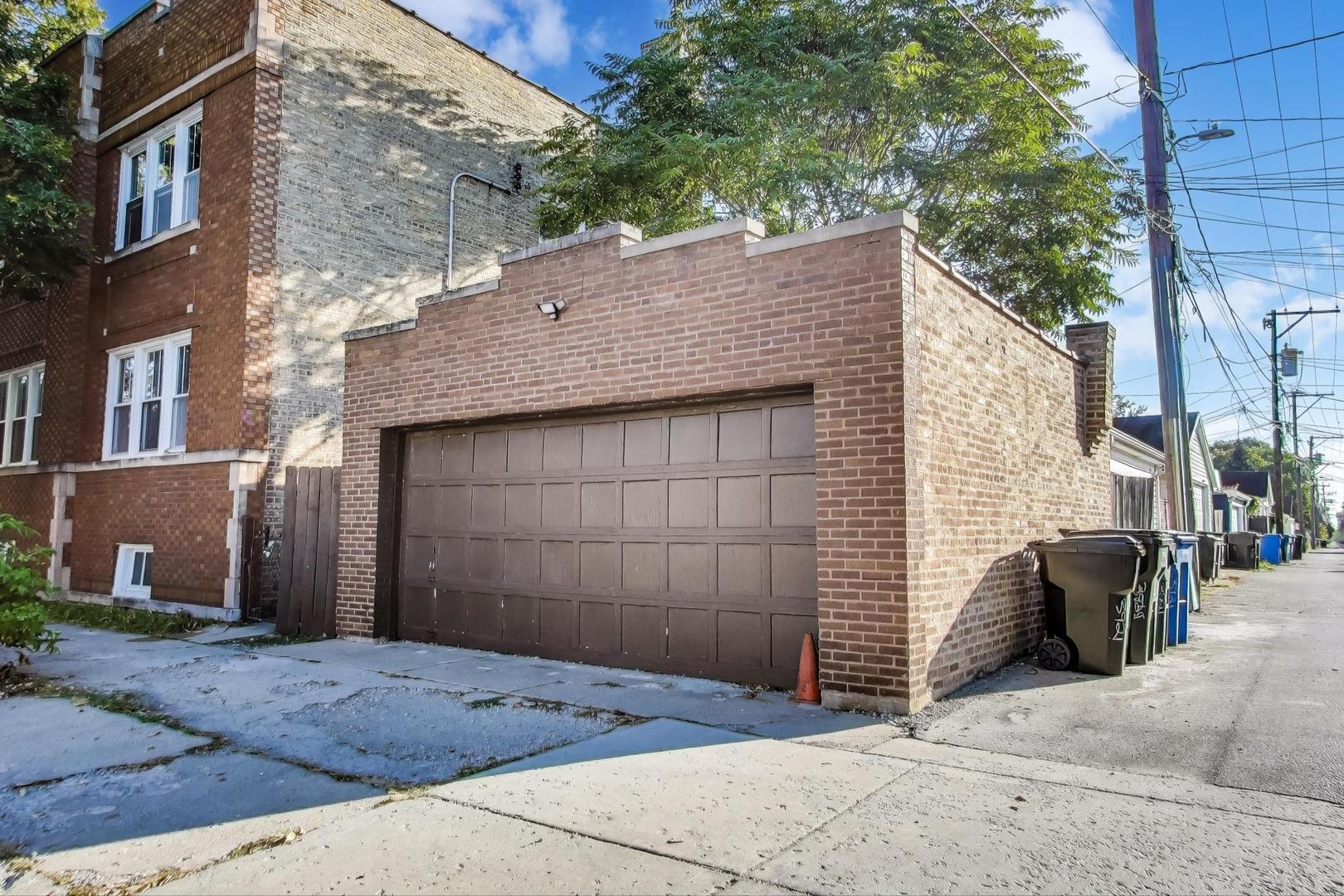 3921 N Long Avenue Unit: 2N