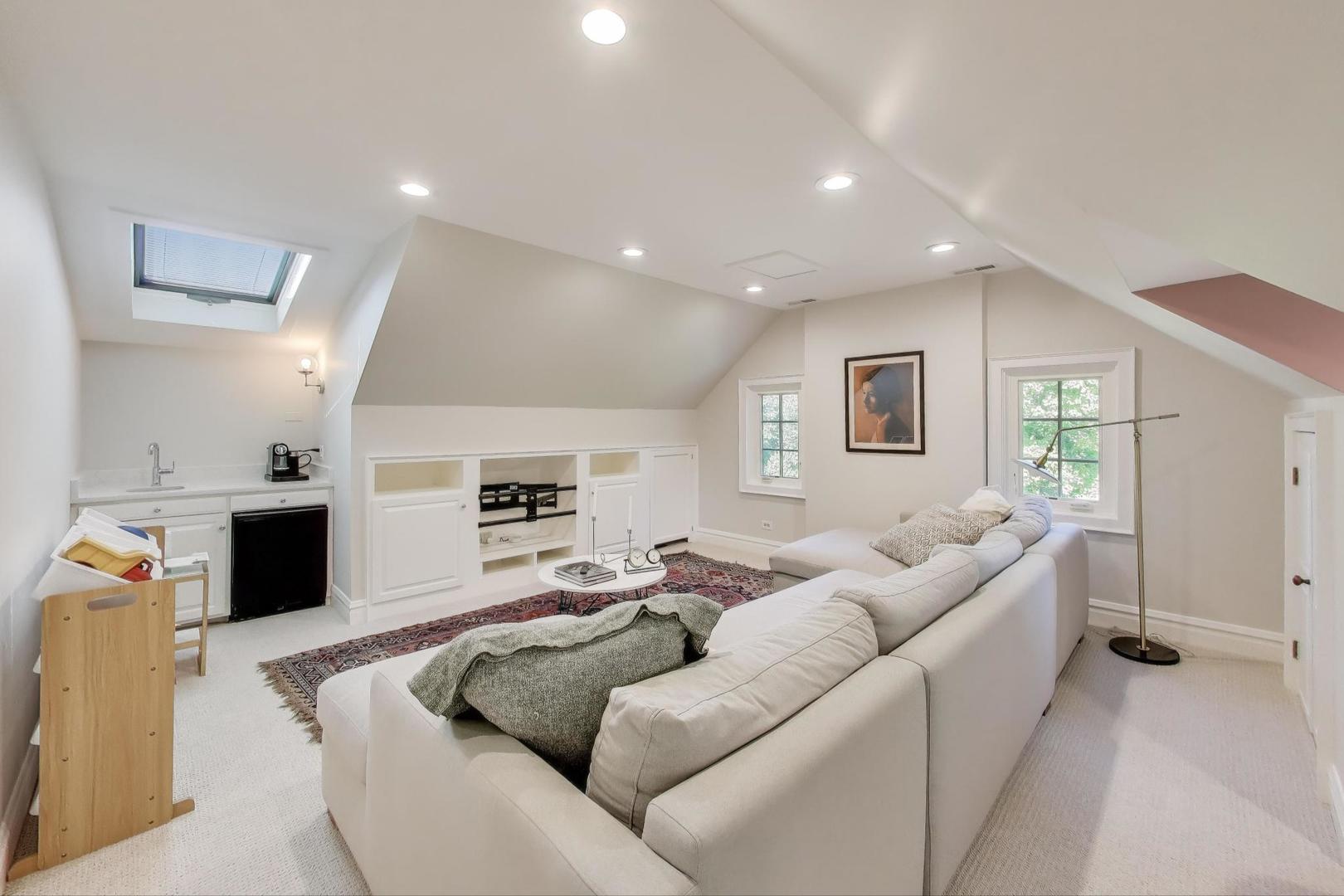 386 Fairview Avenue
