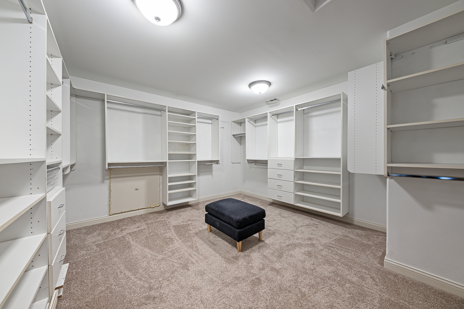 1990 Edgeview Drive