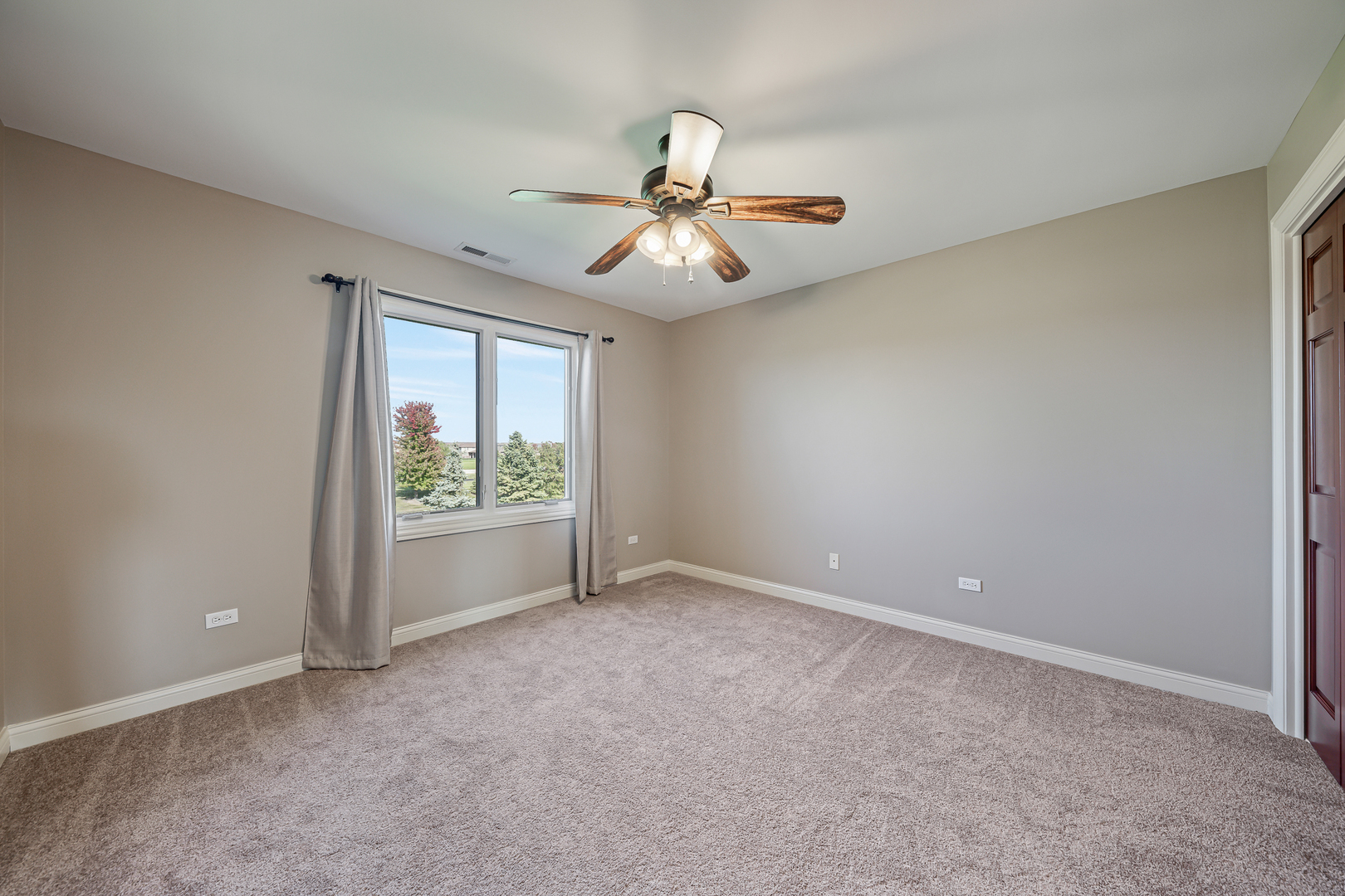 1990 Edgeview Drive