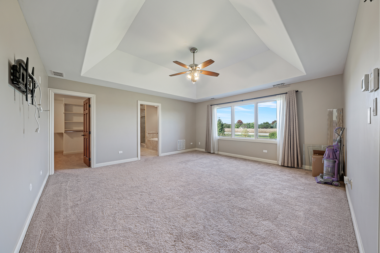 1990 Edgeview Drive