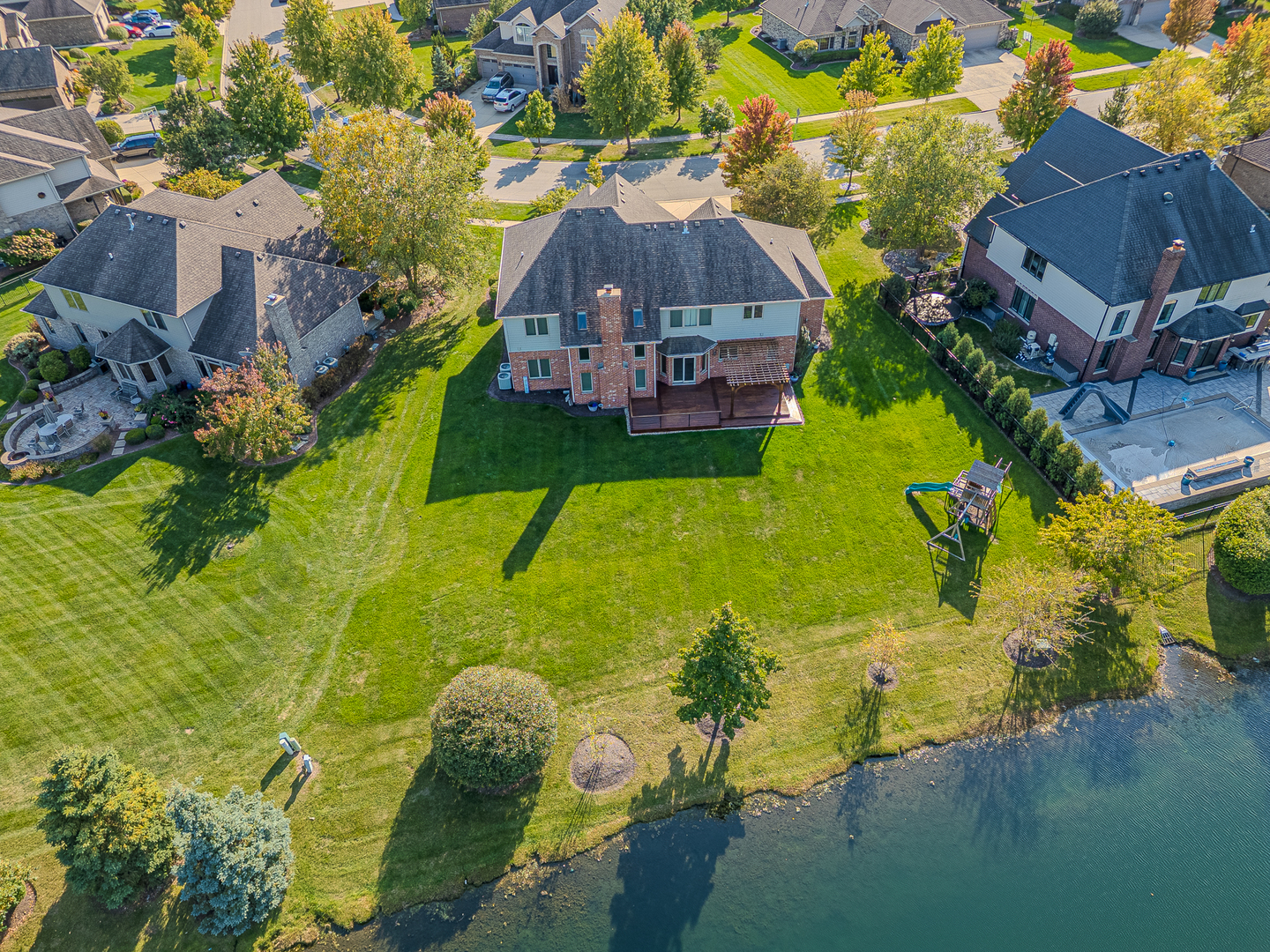 1990 Edgeview Drive