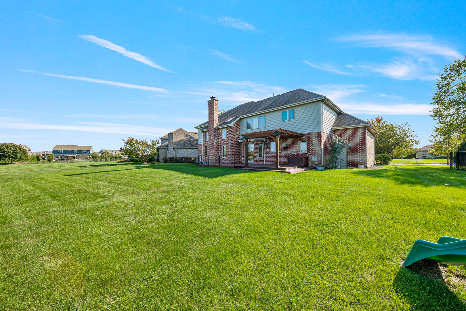 1990 Edgeview Drive