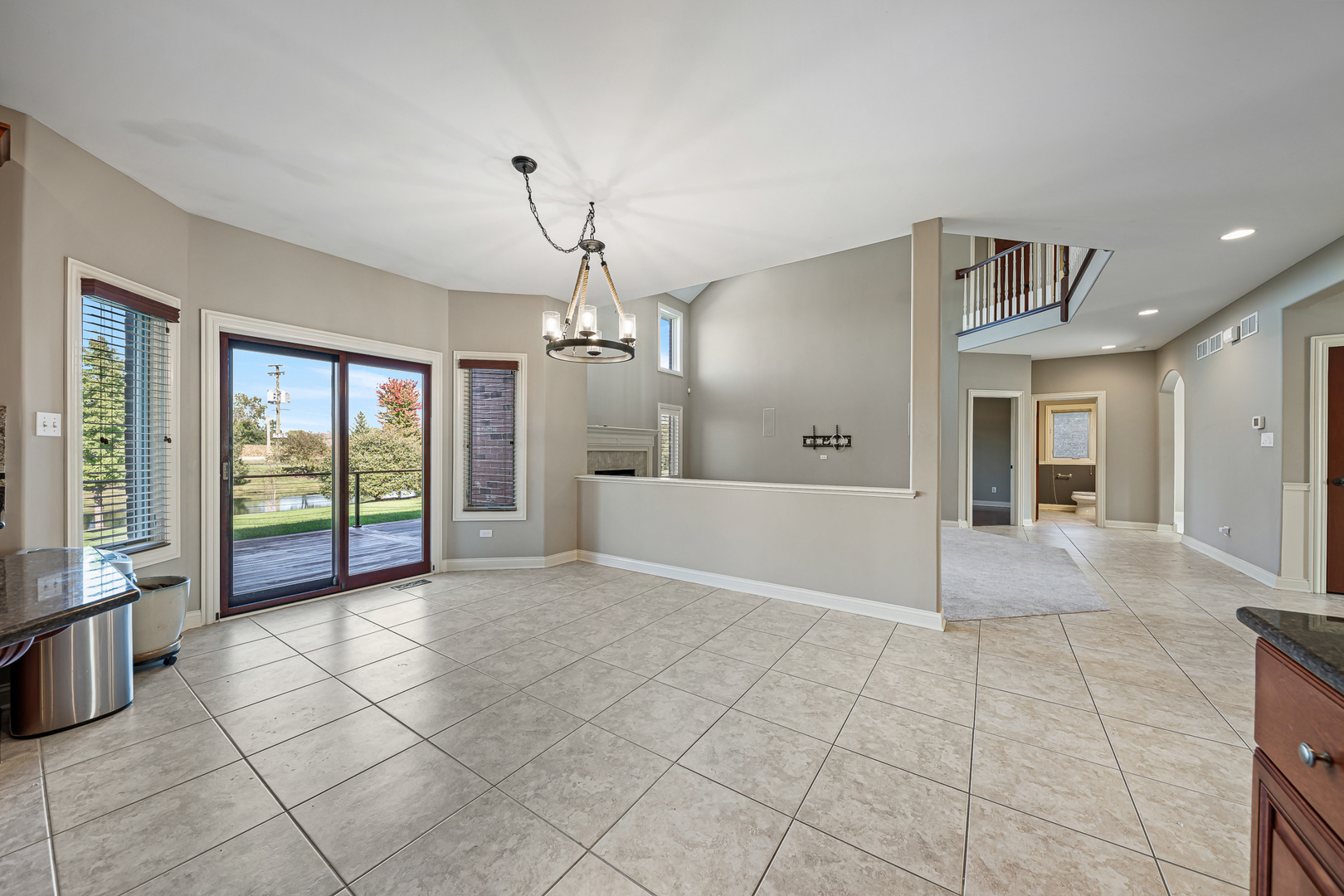 1990 Edgeview Drive