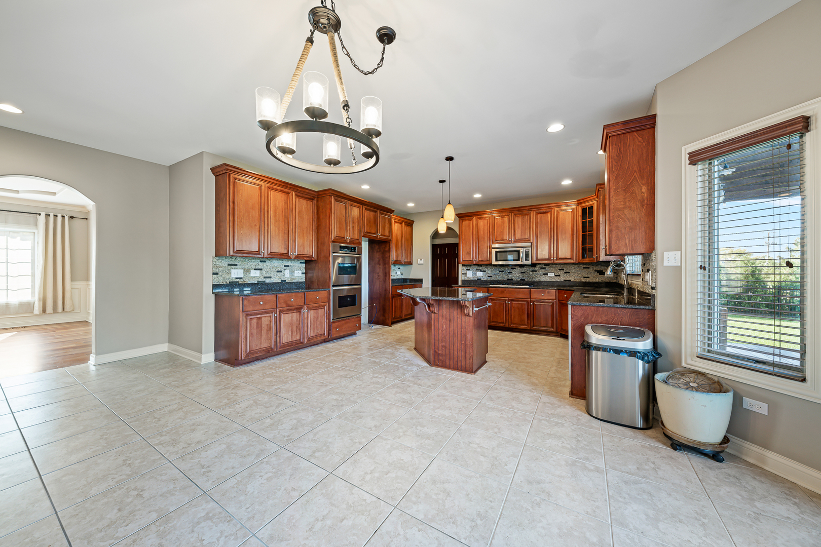 1990 Edgeview Drive