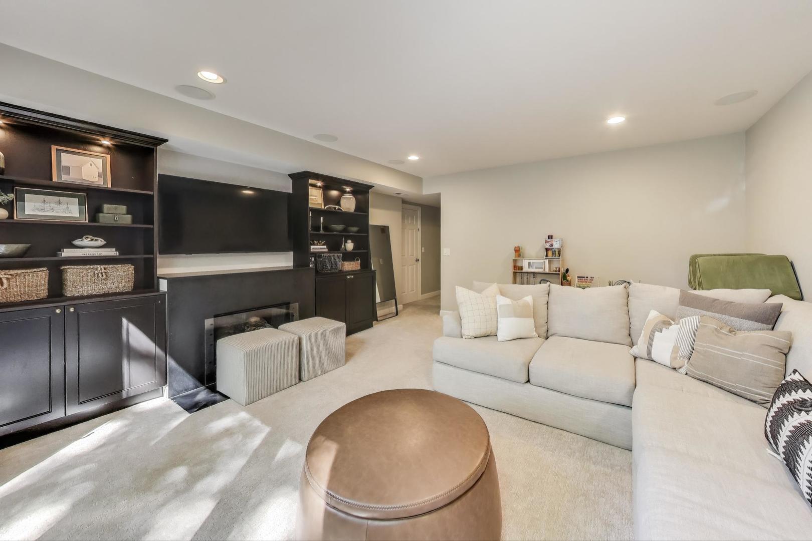 1533 N Cleveland Avenue Unit: 1S