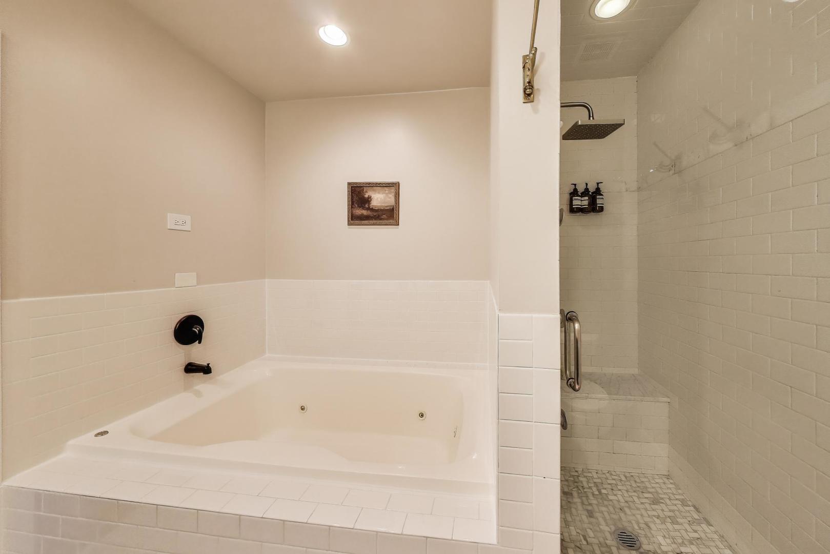 1533 N Cleveland Avenue Unit: 1S