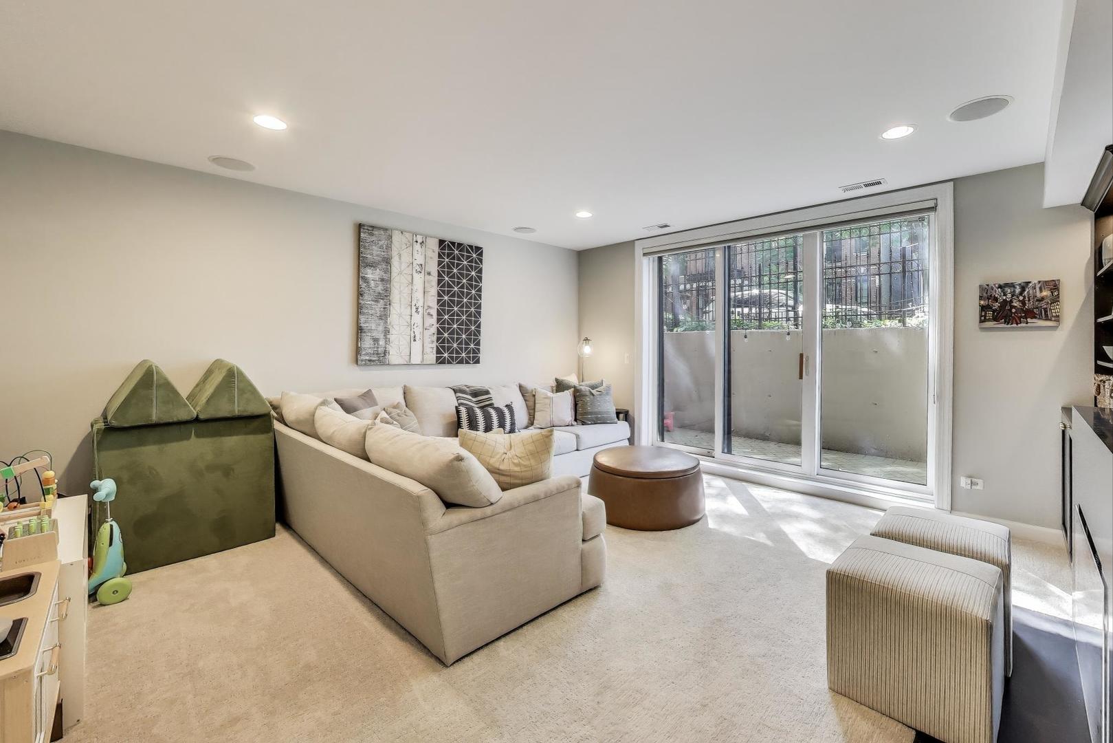 1533 N Cleveland Avenue Unit: 1S