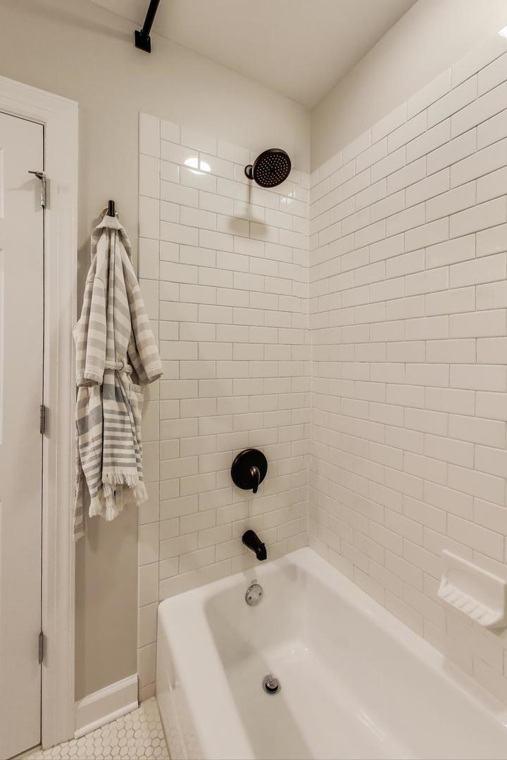 1533 N Cleveland Avenue Unit: 1S