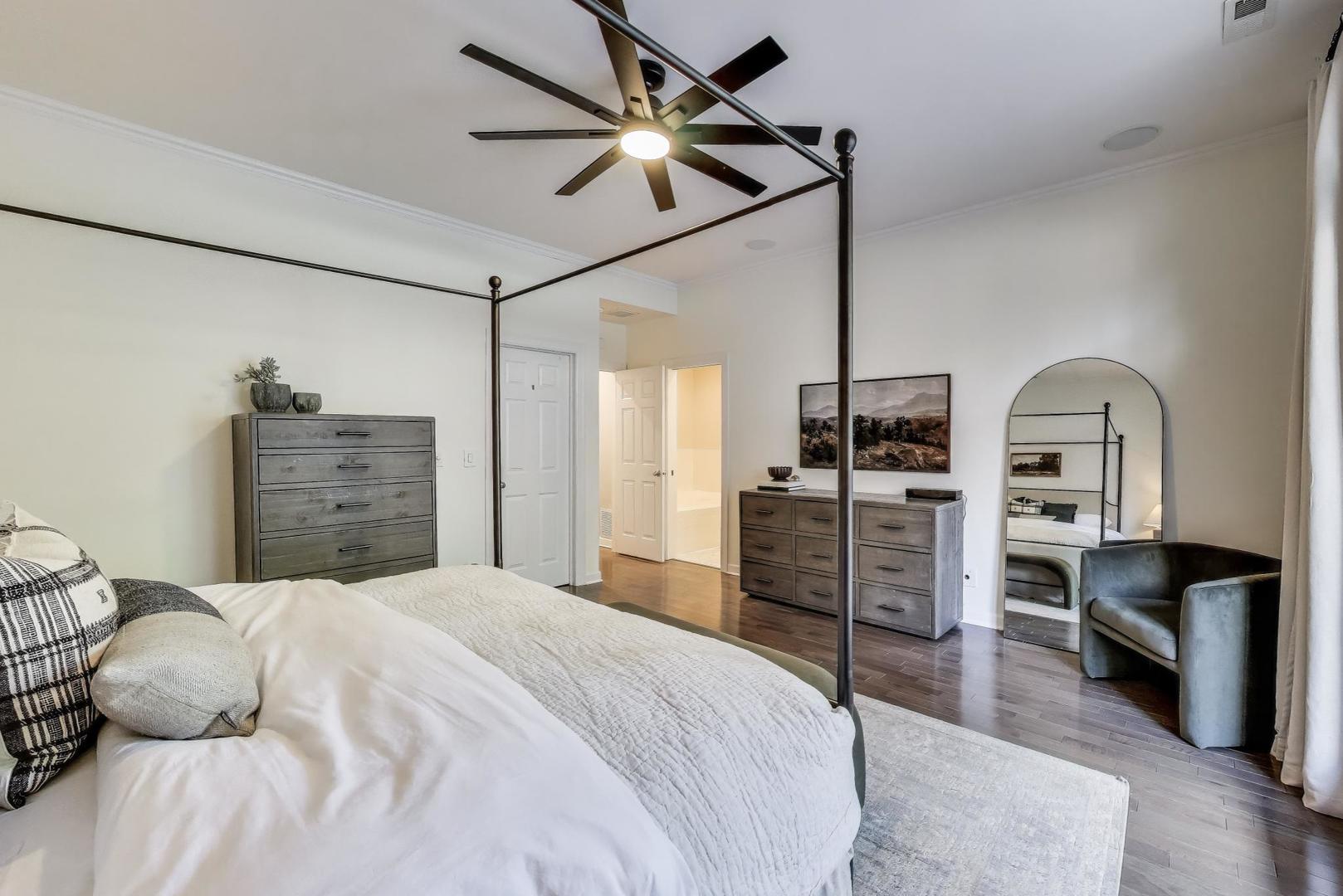 1533 N Cleveland Avenue Unit: 1S
