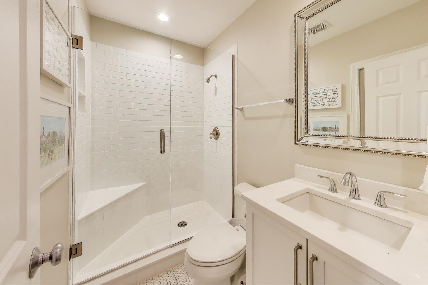 1533 N Cleveland Avenue Unit: 1S