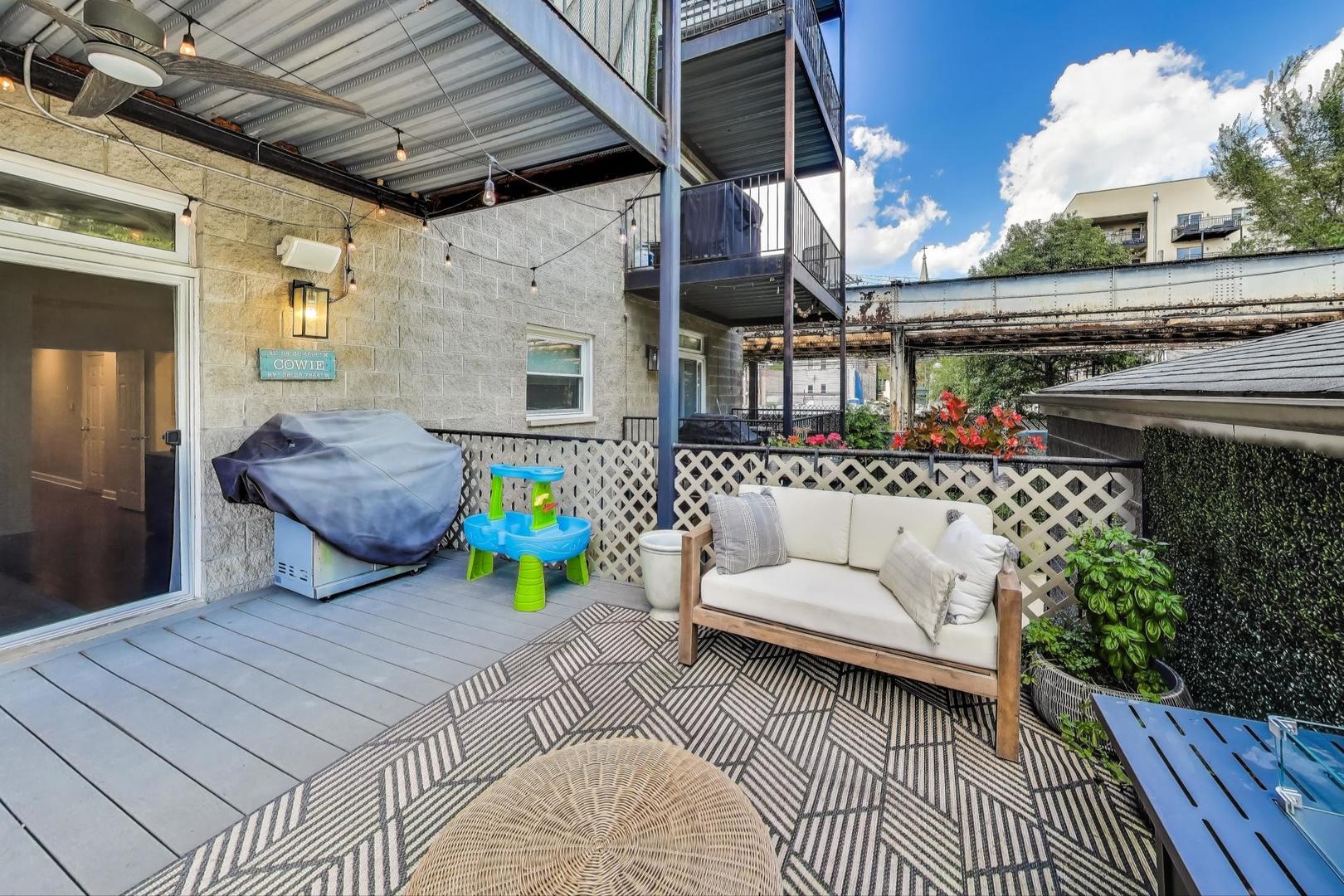 1533 N Cleveland Avenue Unit: 1S