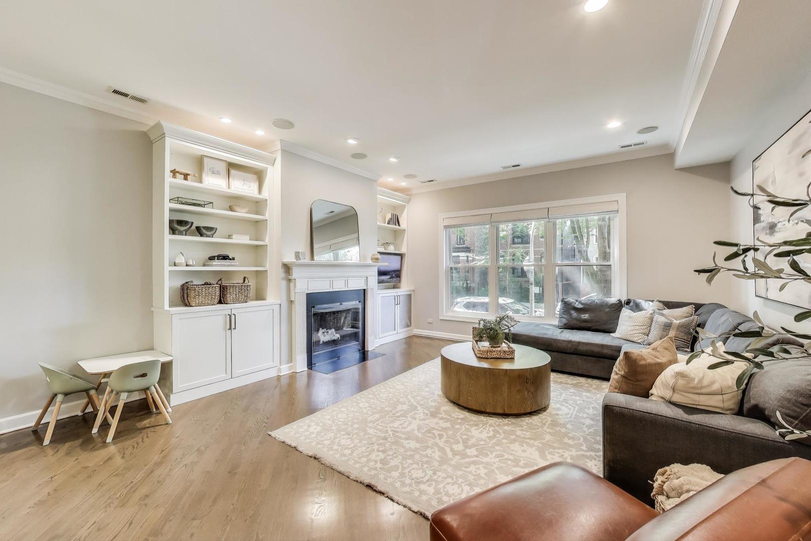 1533 N Cleveland Avenue Unit: 1S