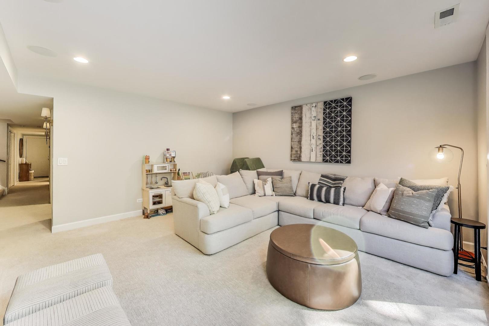 1533 N Cleveland Avenue Unit: 1S