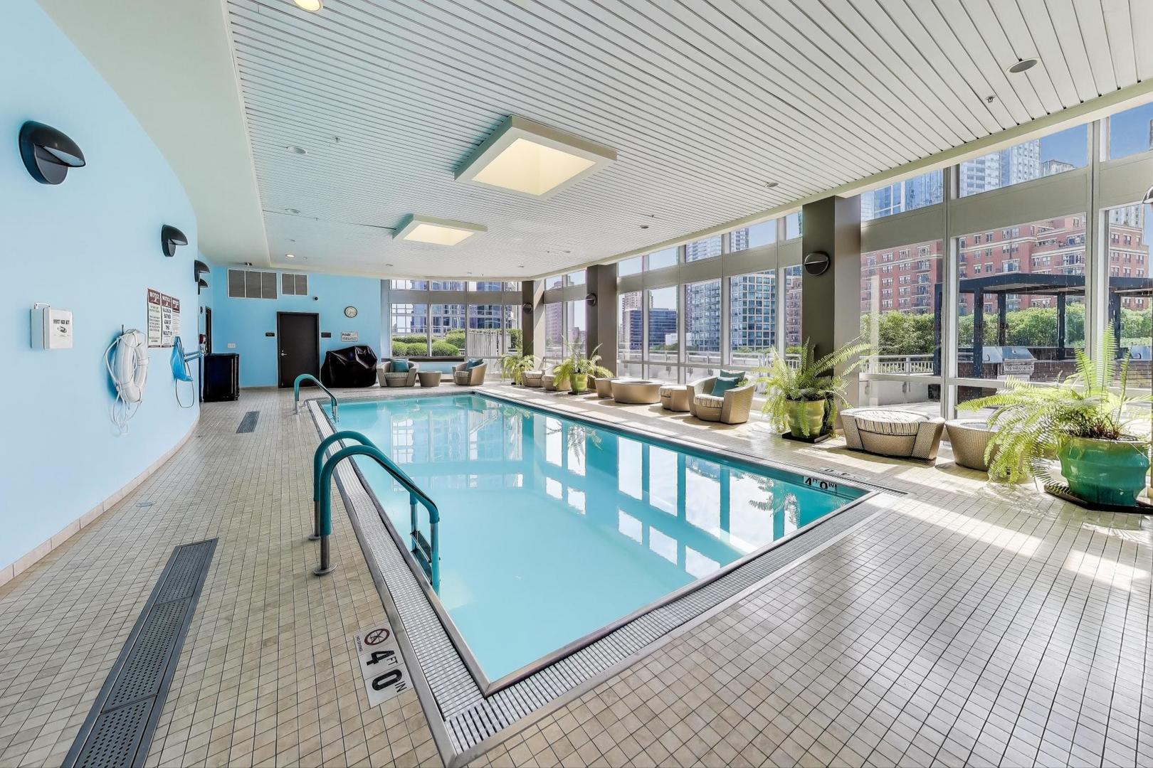 1211 S Prairie Avenue Unit: 3906