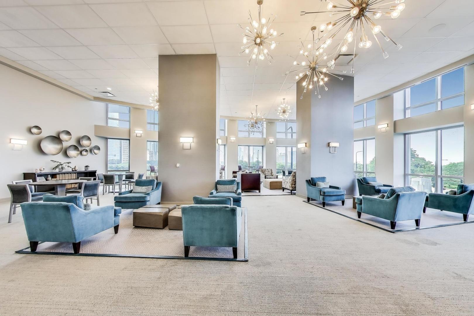 1211 S Prairie Avenue Unit: 3906