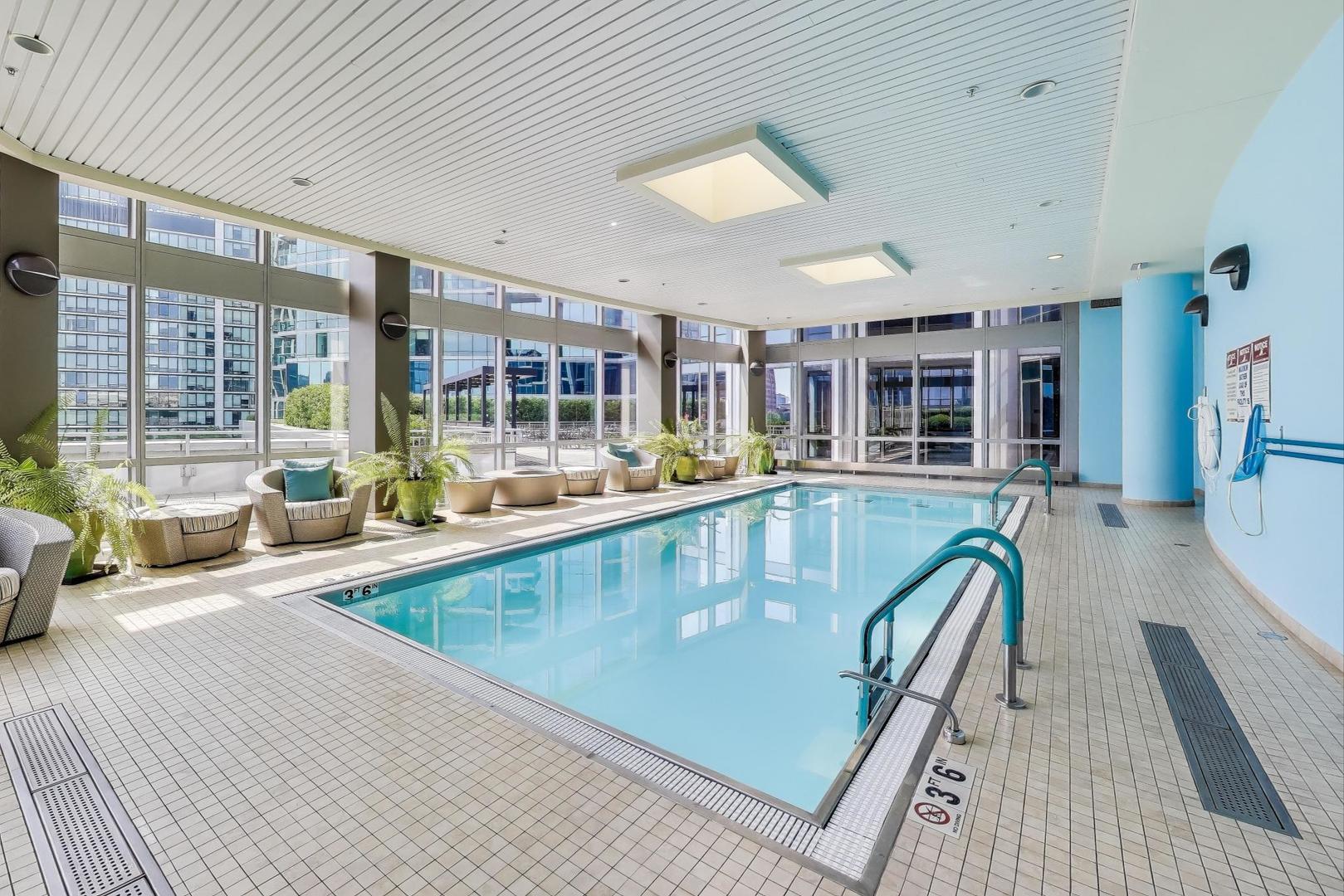 1211 S Prairie Avenue Unit: 3906