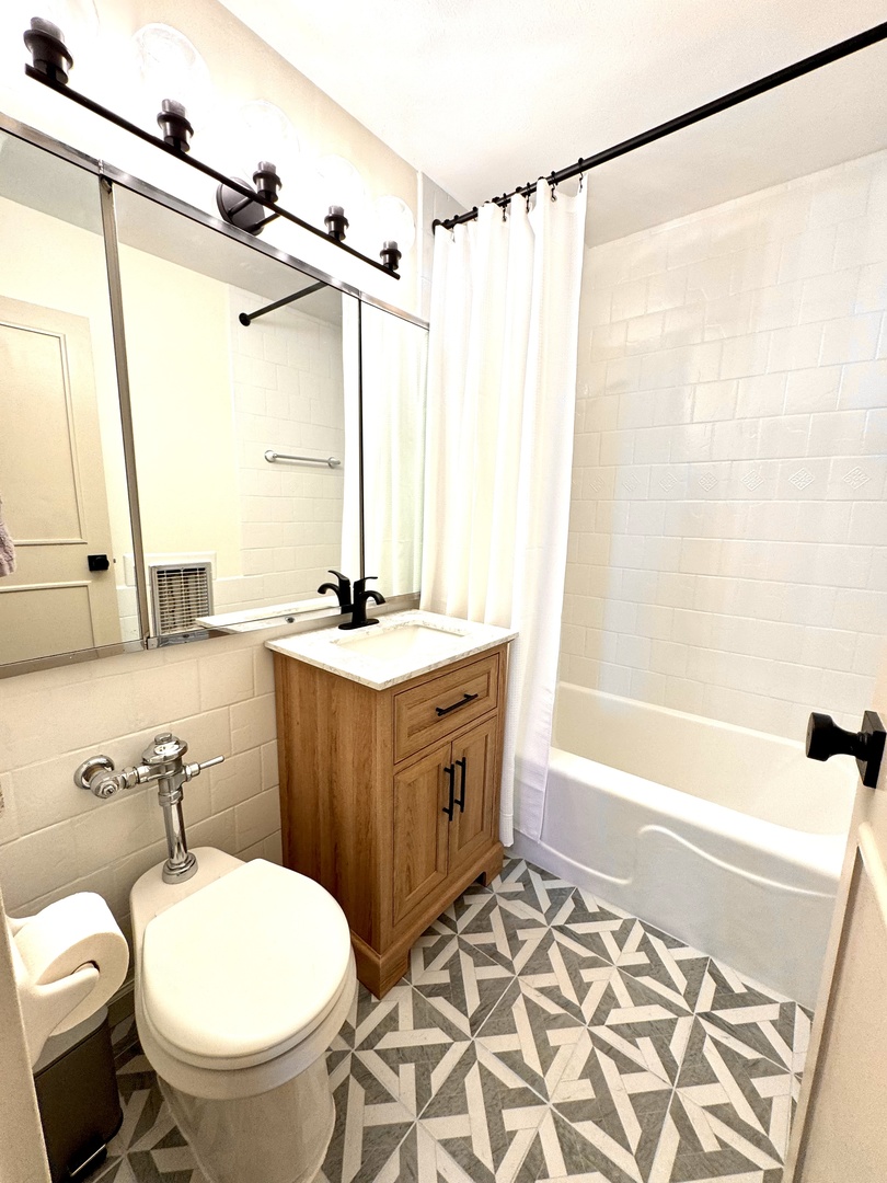 1555 N Dearborn Parkway Unit: 7E