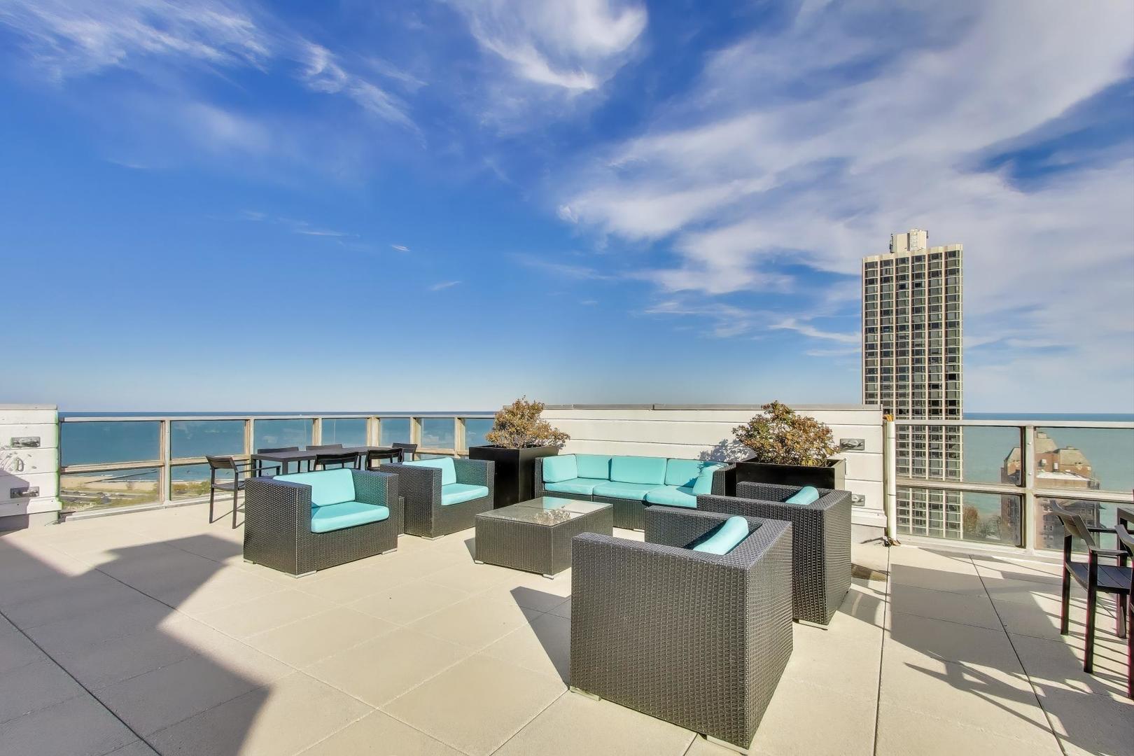 1555 N Dearborn Parkway Unit: 7E