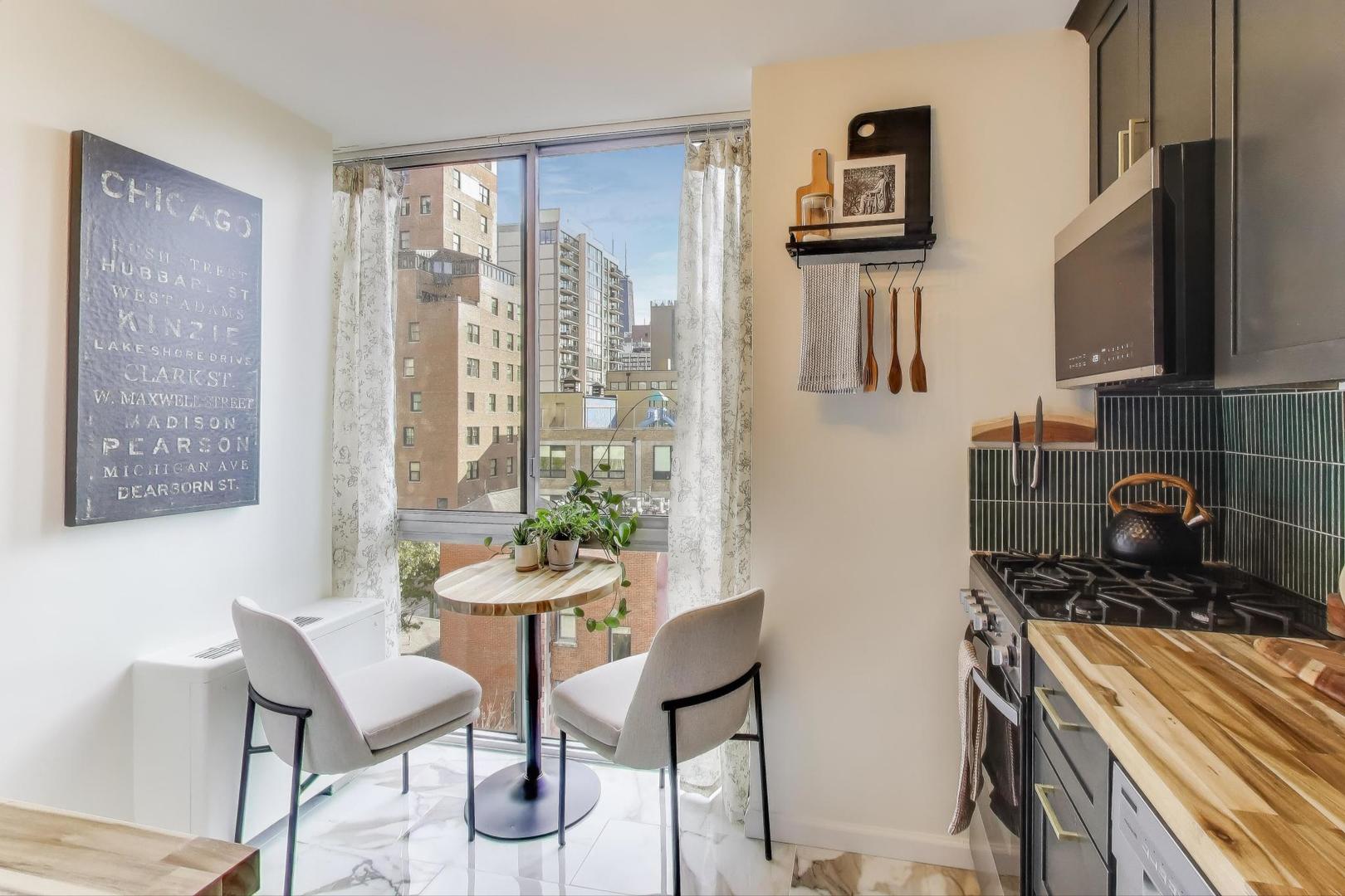 1555 N Dearborn Parkway Unit: 7E