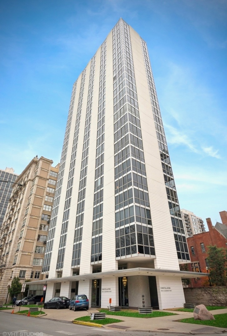 1555 N Dearborn Parkway Unit: 7E