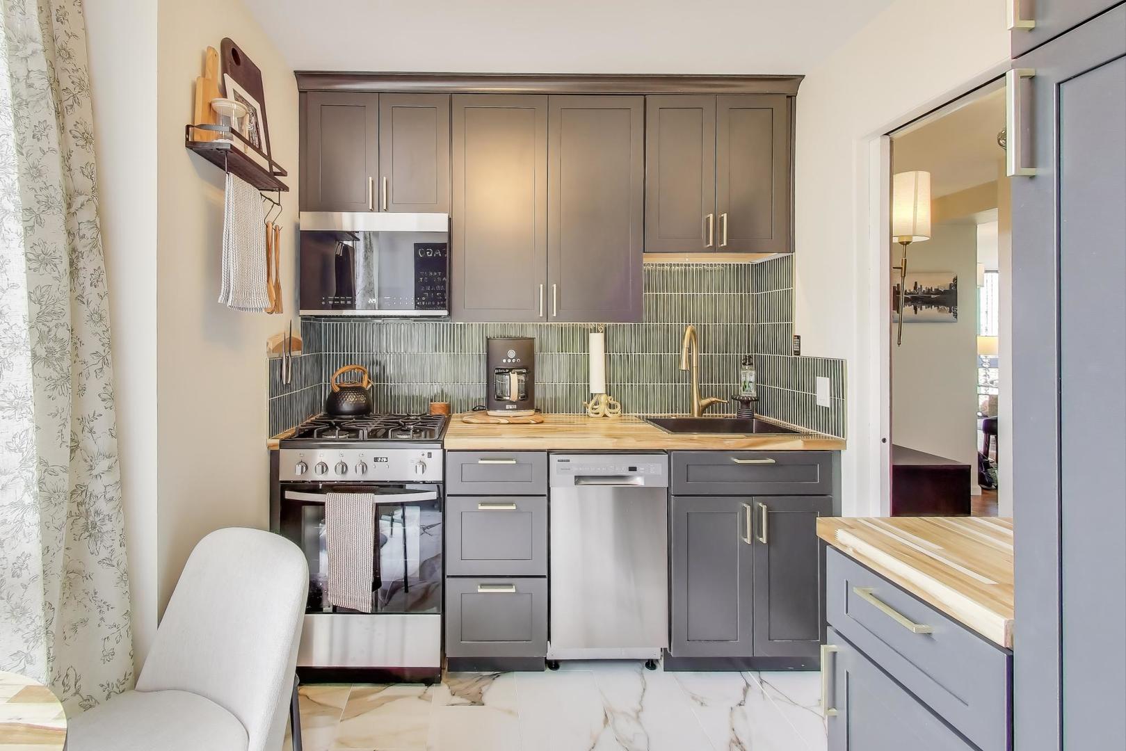 1555 N Dearborn Parkway Unit: 7E