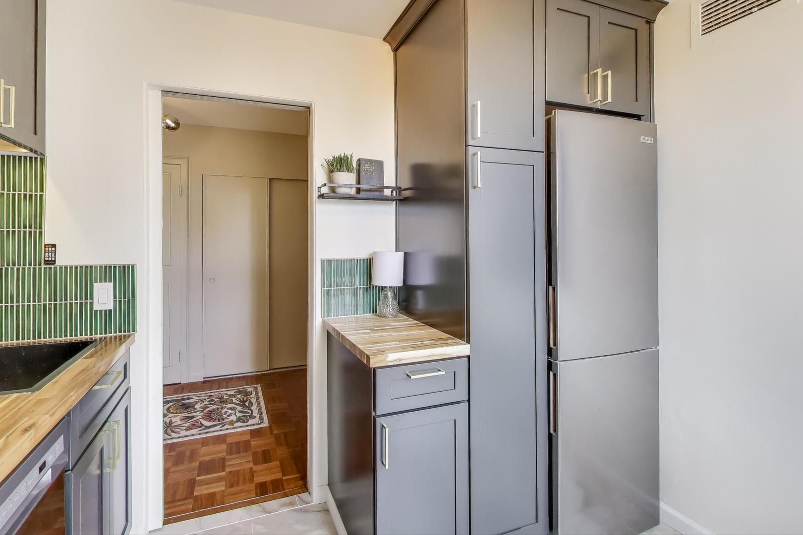 1555 N Dearborn Parkway Unit: 7E