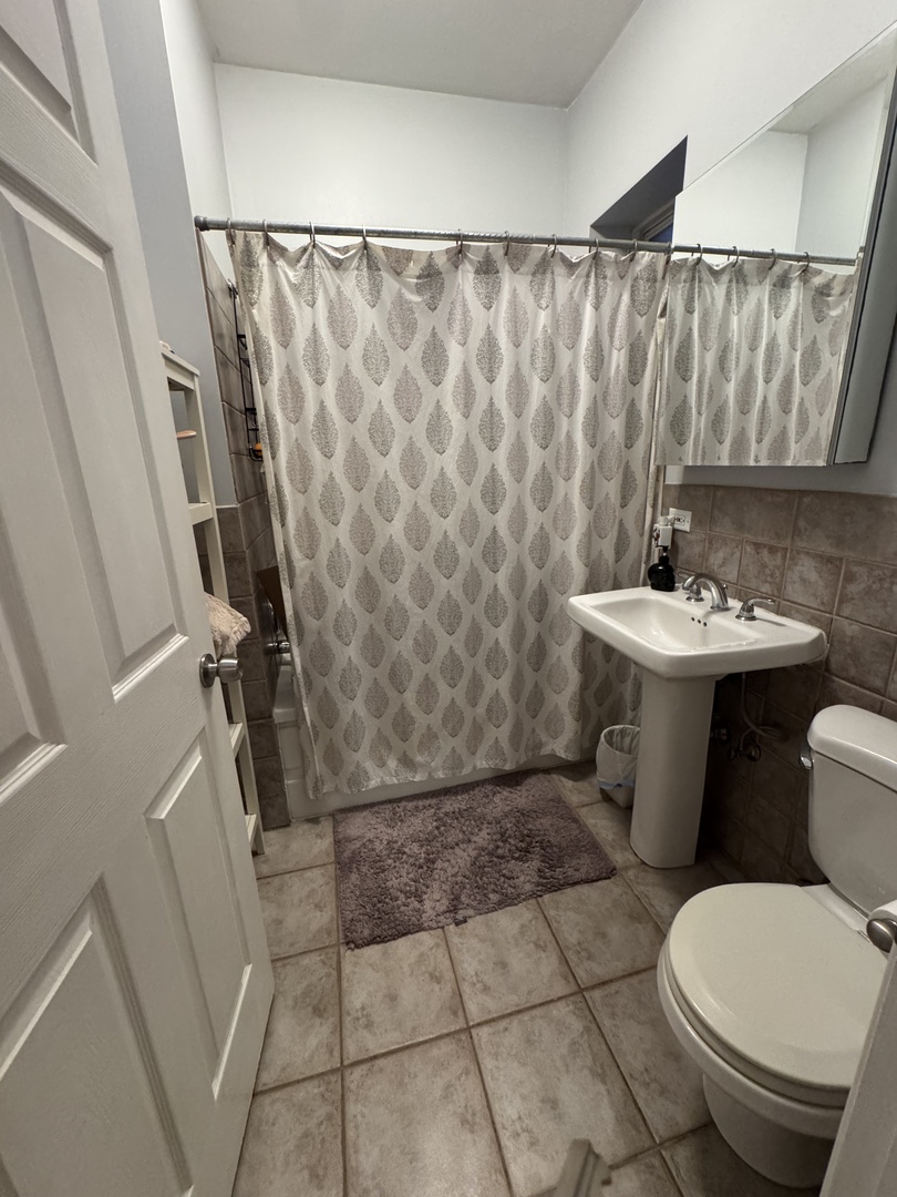 4736 N Magnolia Avenue Unit: 2