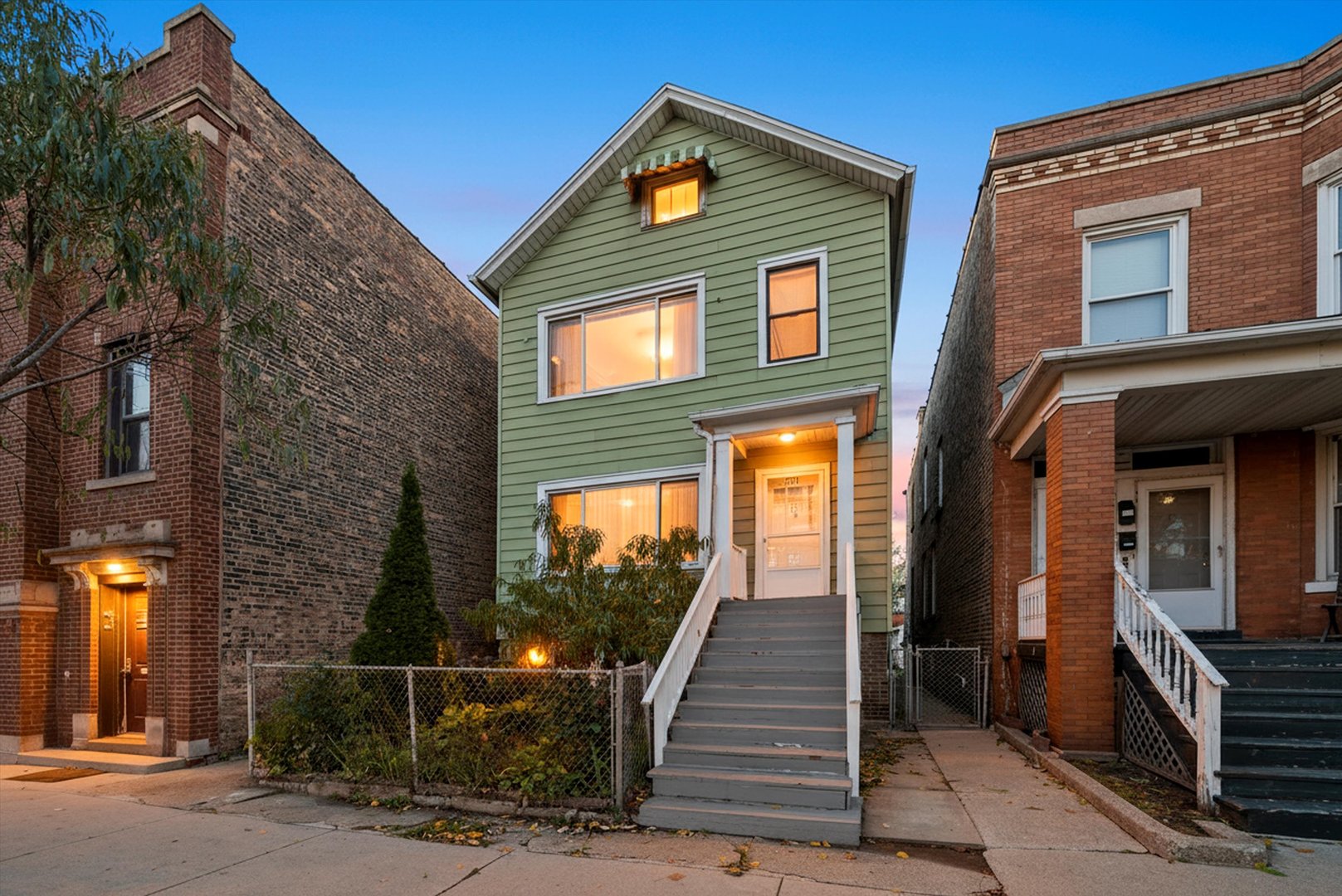 2662 N Ashland Avenue