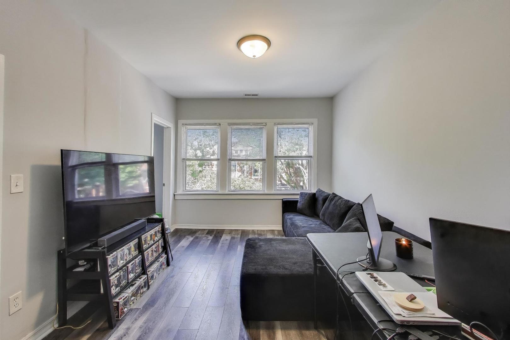 2633 W 23rd Place