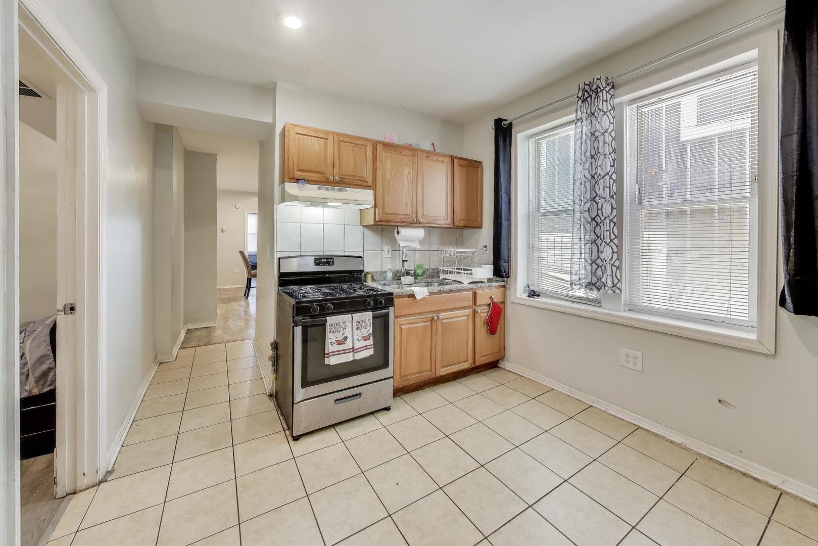 2633 W 23rd Place