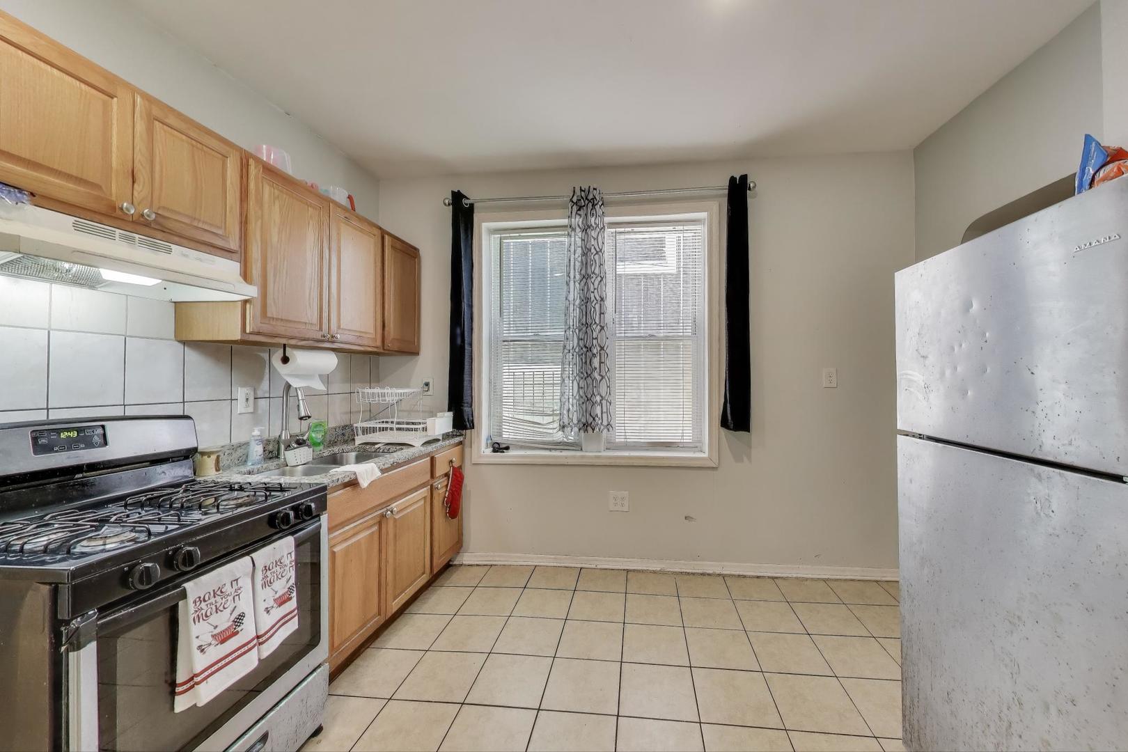 2633 W 23rd Place