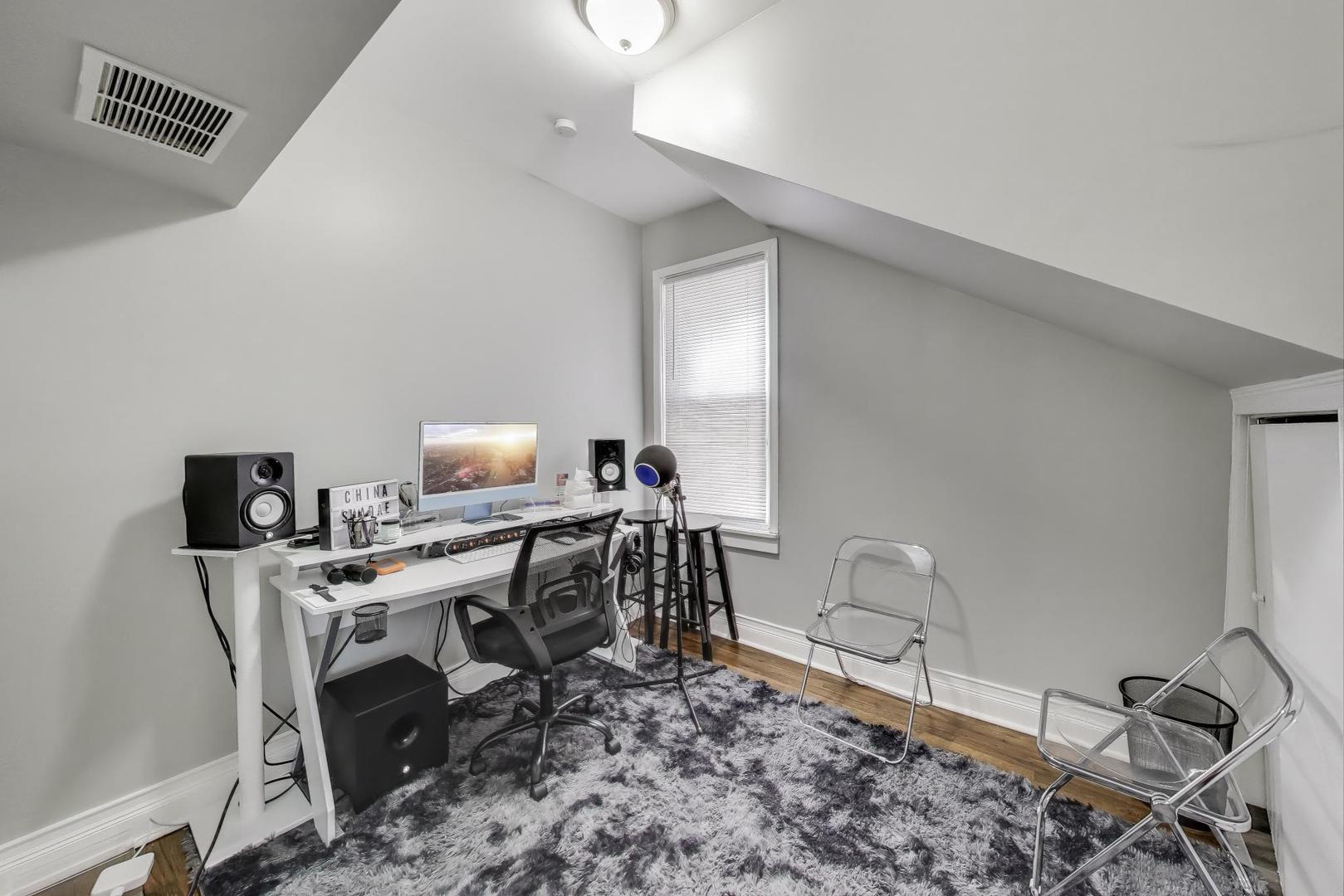 2633 W 23rd Place