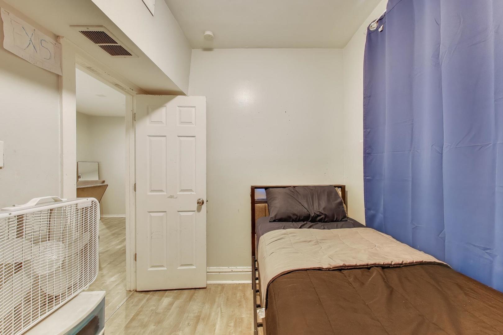 2633 W 23rd Place