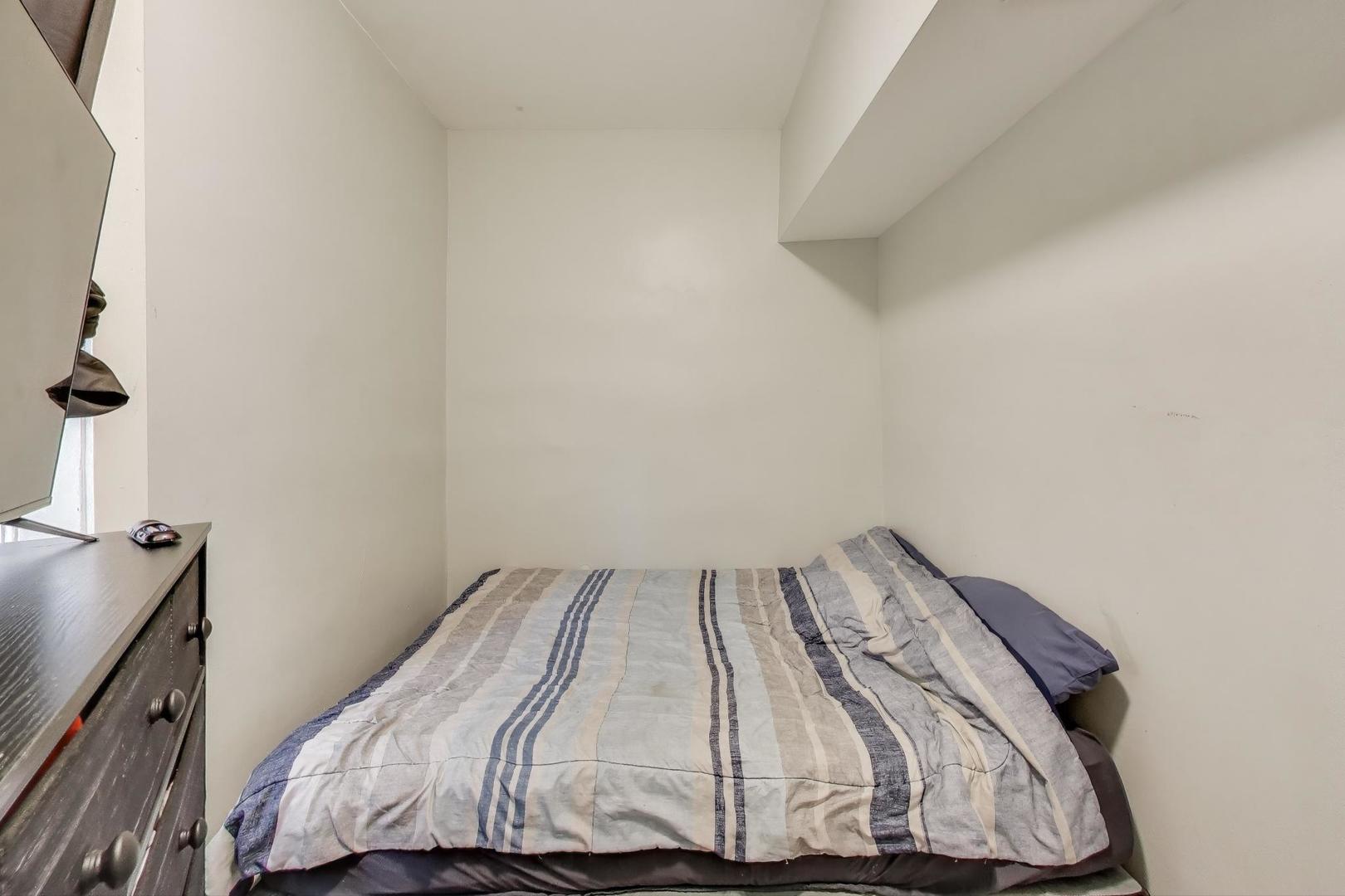2633 W 23rd Place