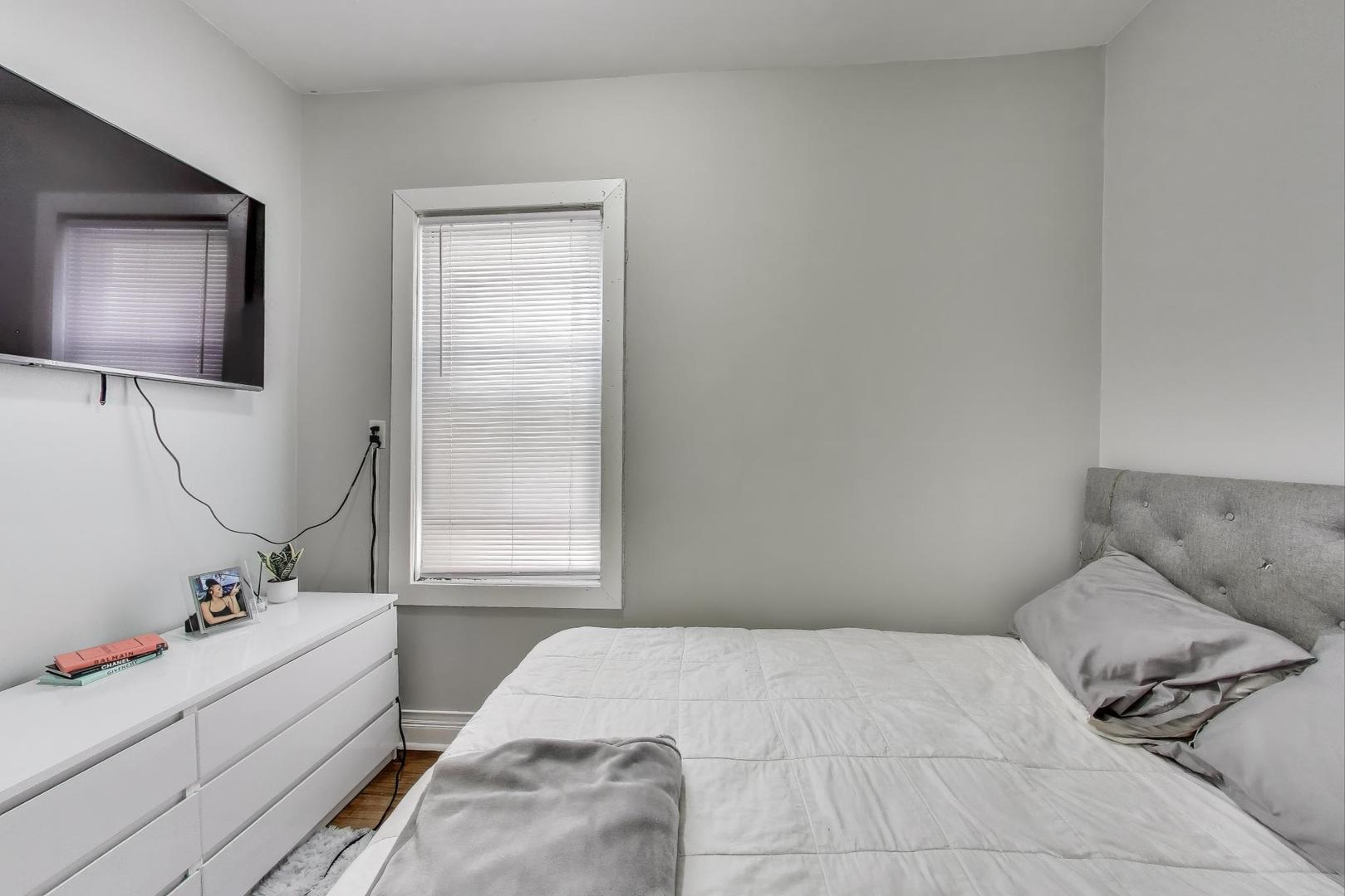 2633 W 23rd Place