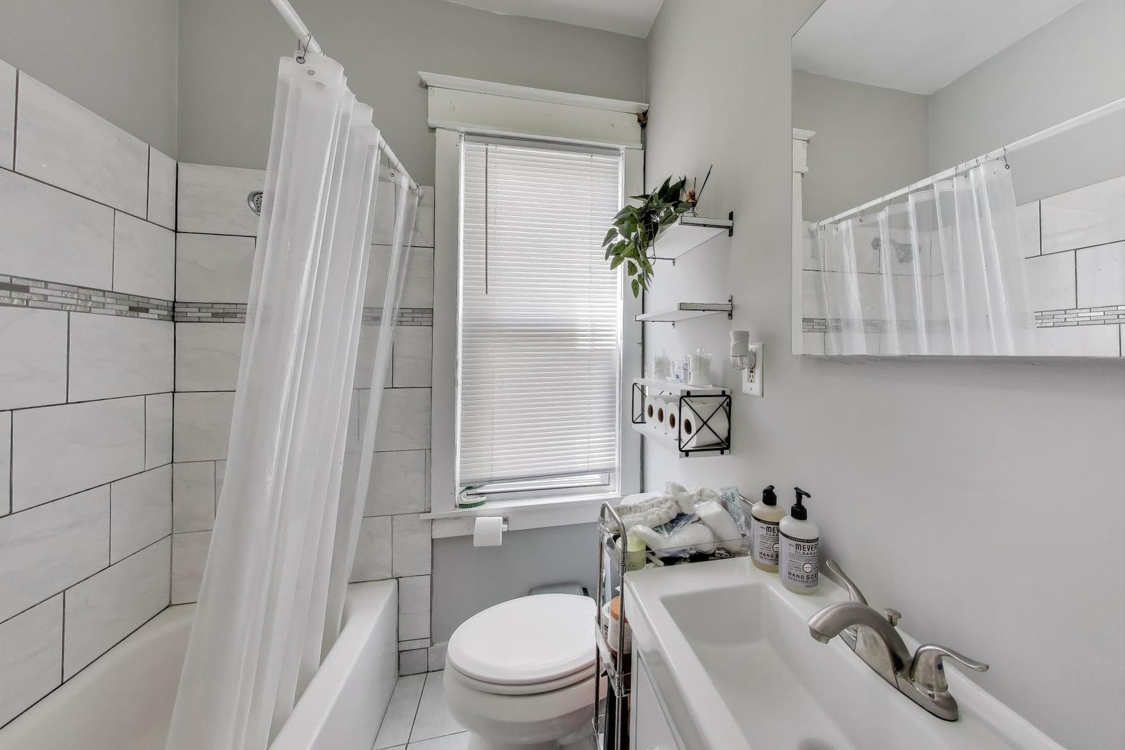 2633 W 23rd Place