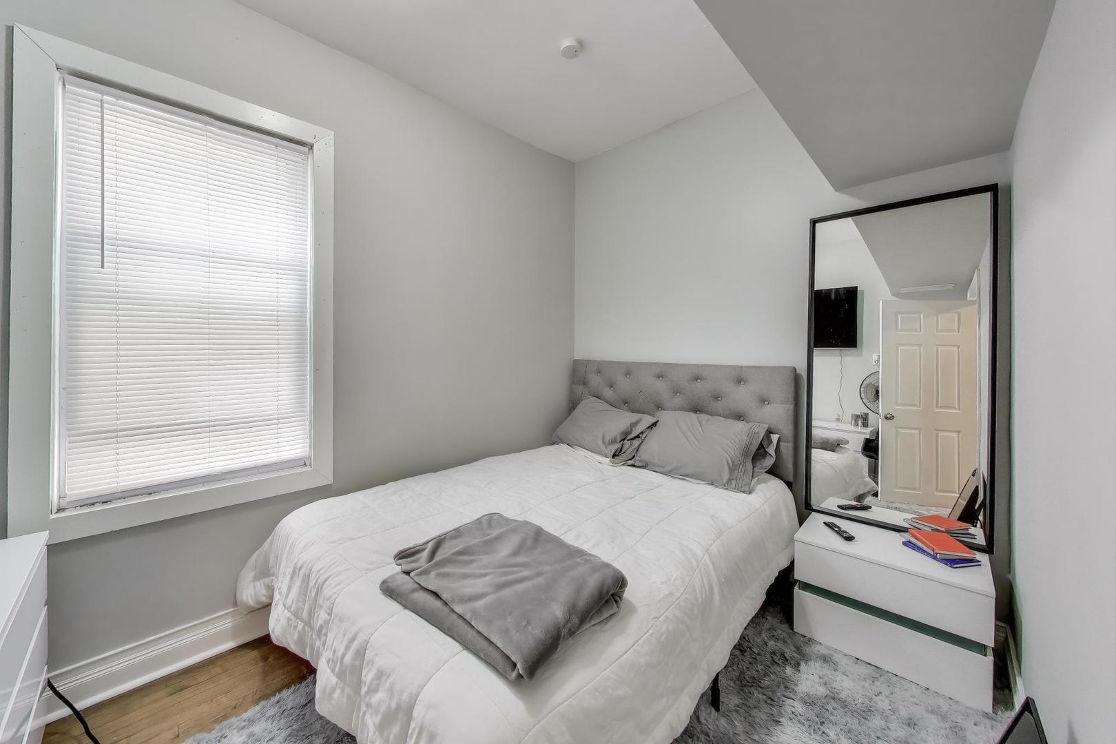 2633 W 23rd Place