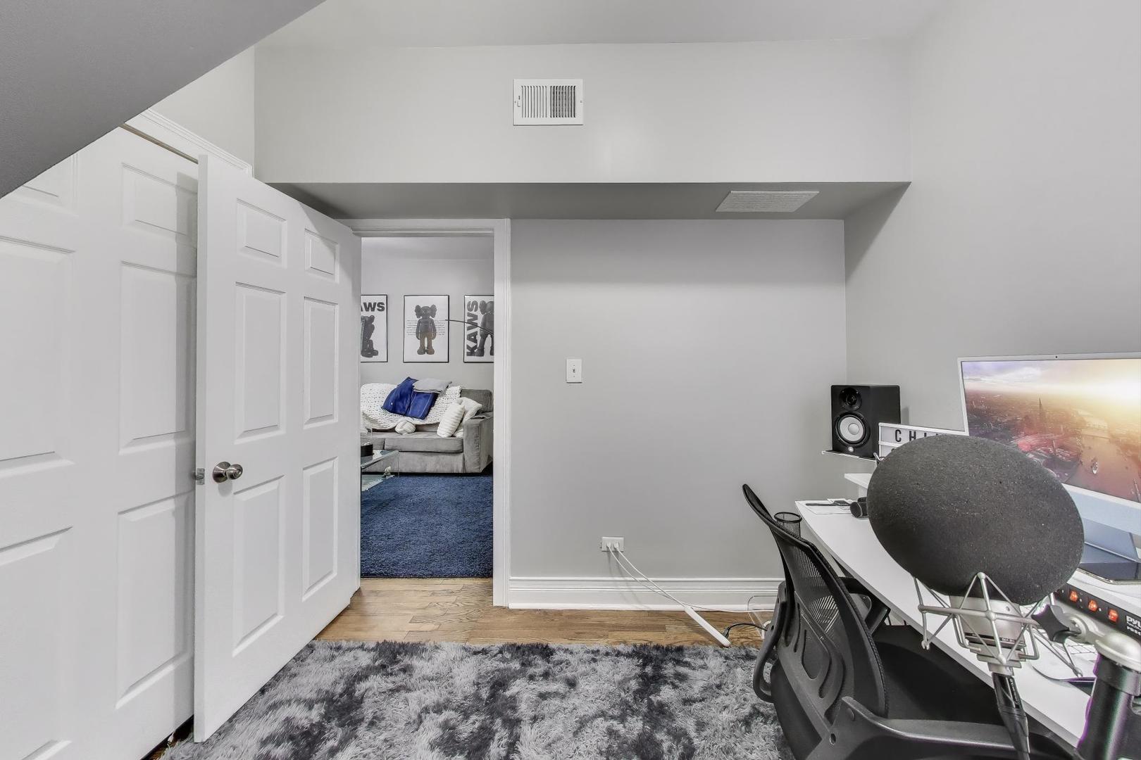 2633 W 23rd Place