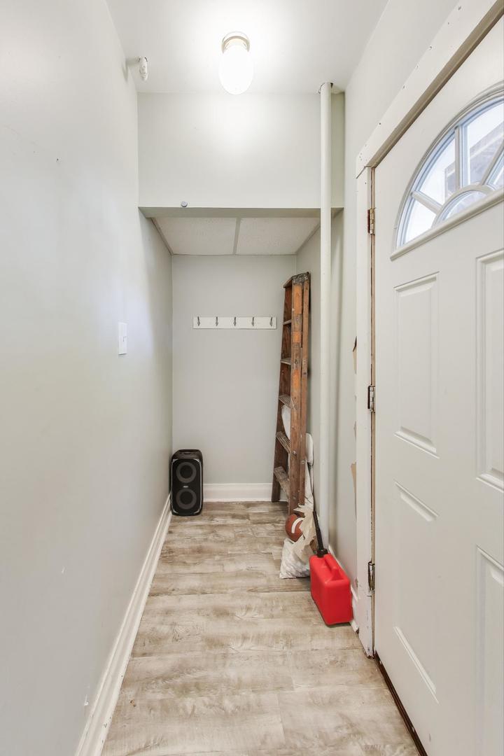 2633 W 23rd Place