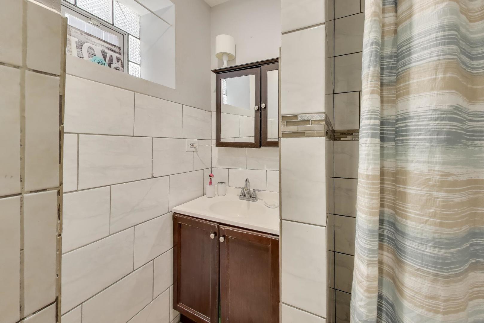 2633 W 23rd Place