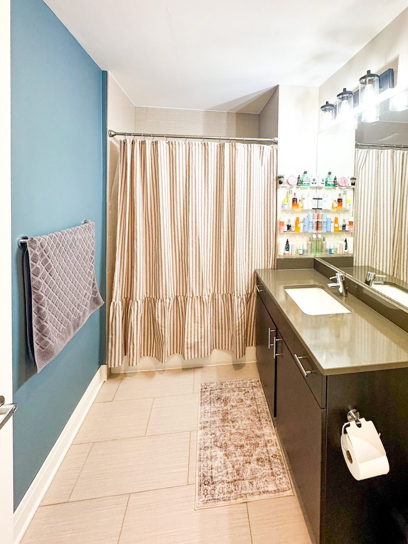 770 W Gladys Avenue Unit: 305